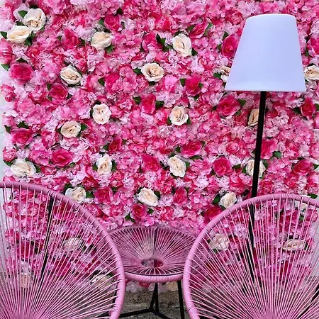 شقة L'angolo Rosa *