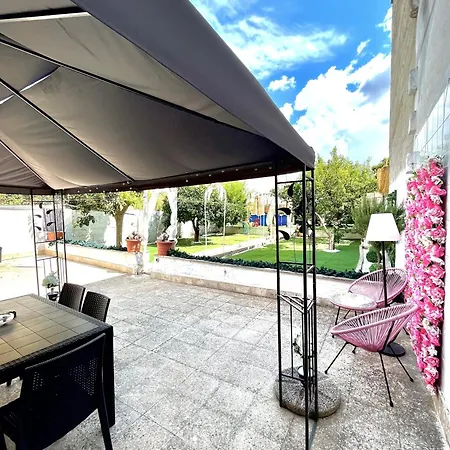 L'angolo Rosa Apartman *