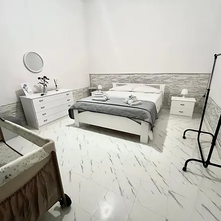 L'angolo Rosa Apartment